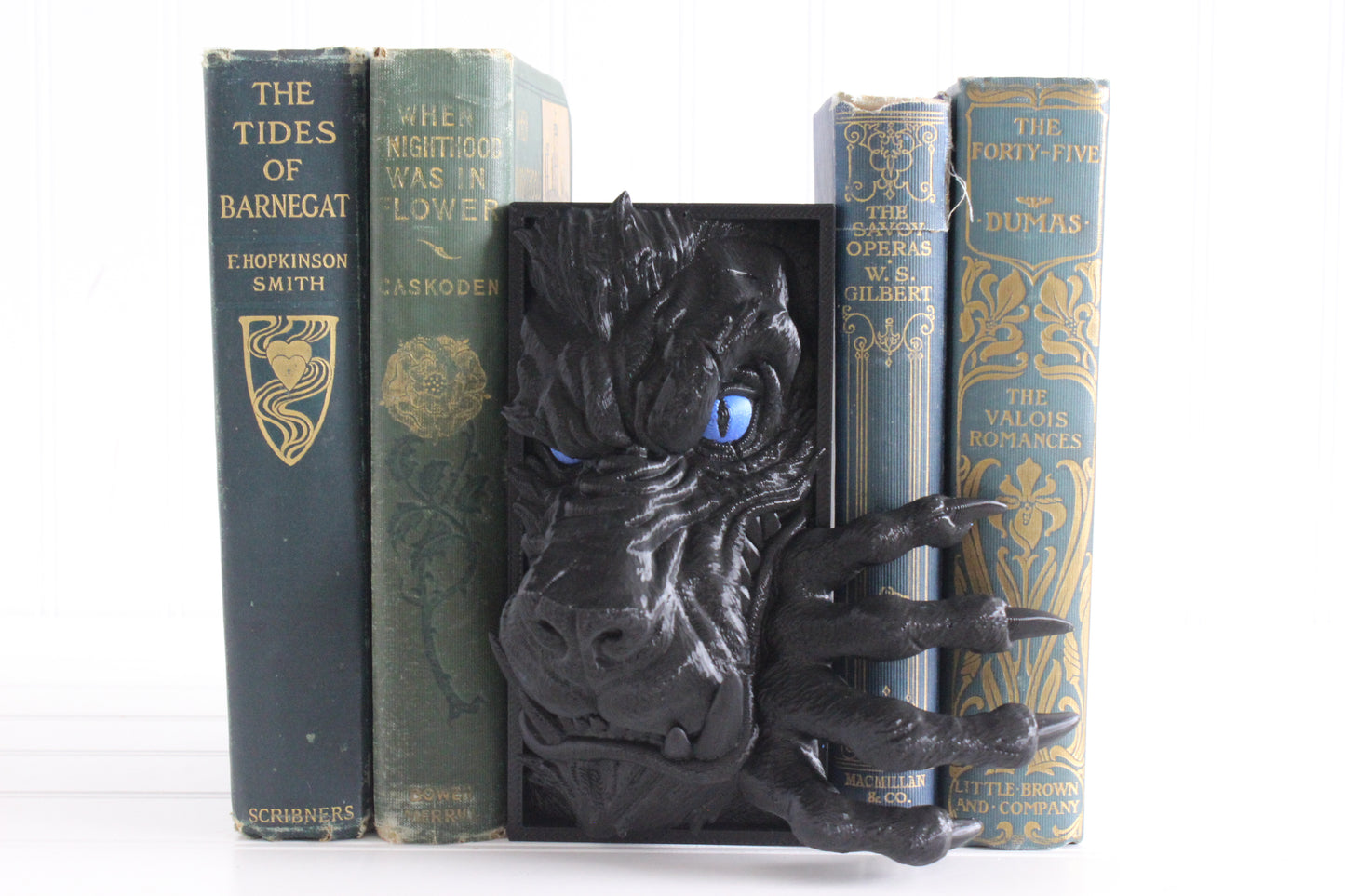 Werewolf Book Nook, Halloween Decor, 3D Print Wolf Bookshelf