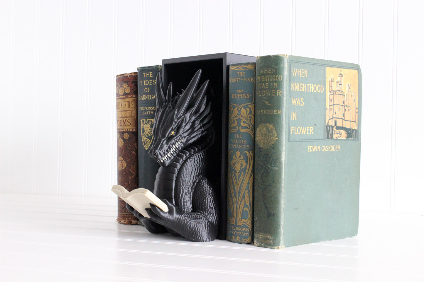 Dragon Book Nook, Dragon Reading, Bookshelf Decor, 3D Print
