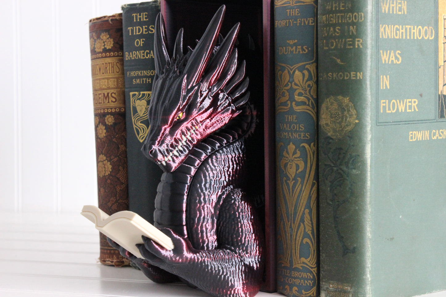 Dragon Book Nook, Dragon Reading, Bookshelf Decor, 3D Print