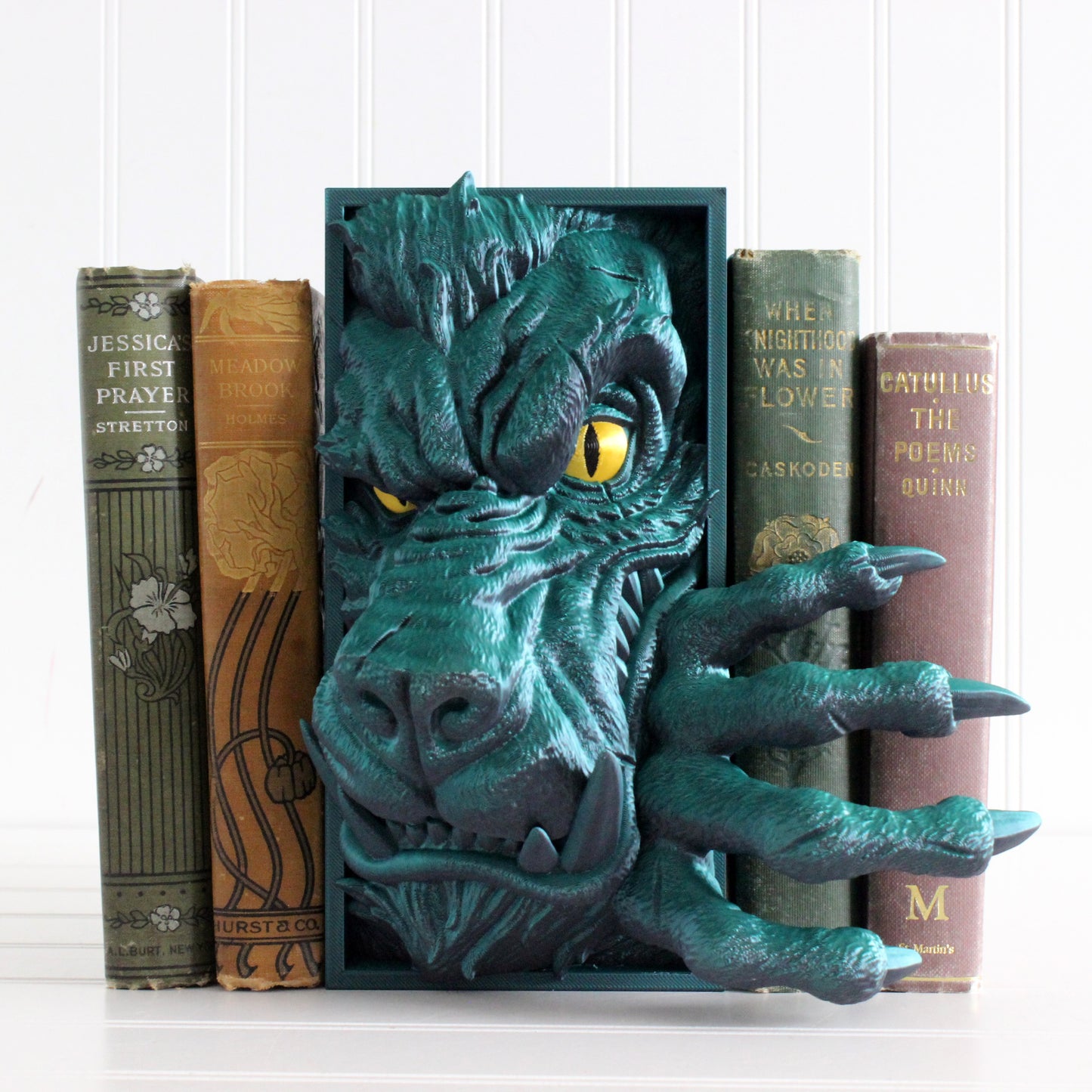 Werewolf Book Nook, Halloween Decor, 3D Print Wolf Bookshelf