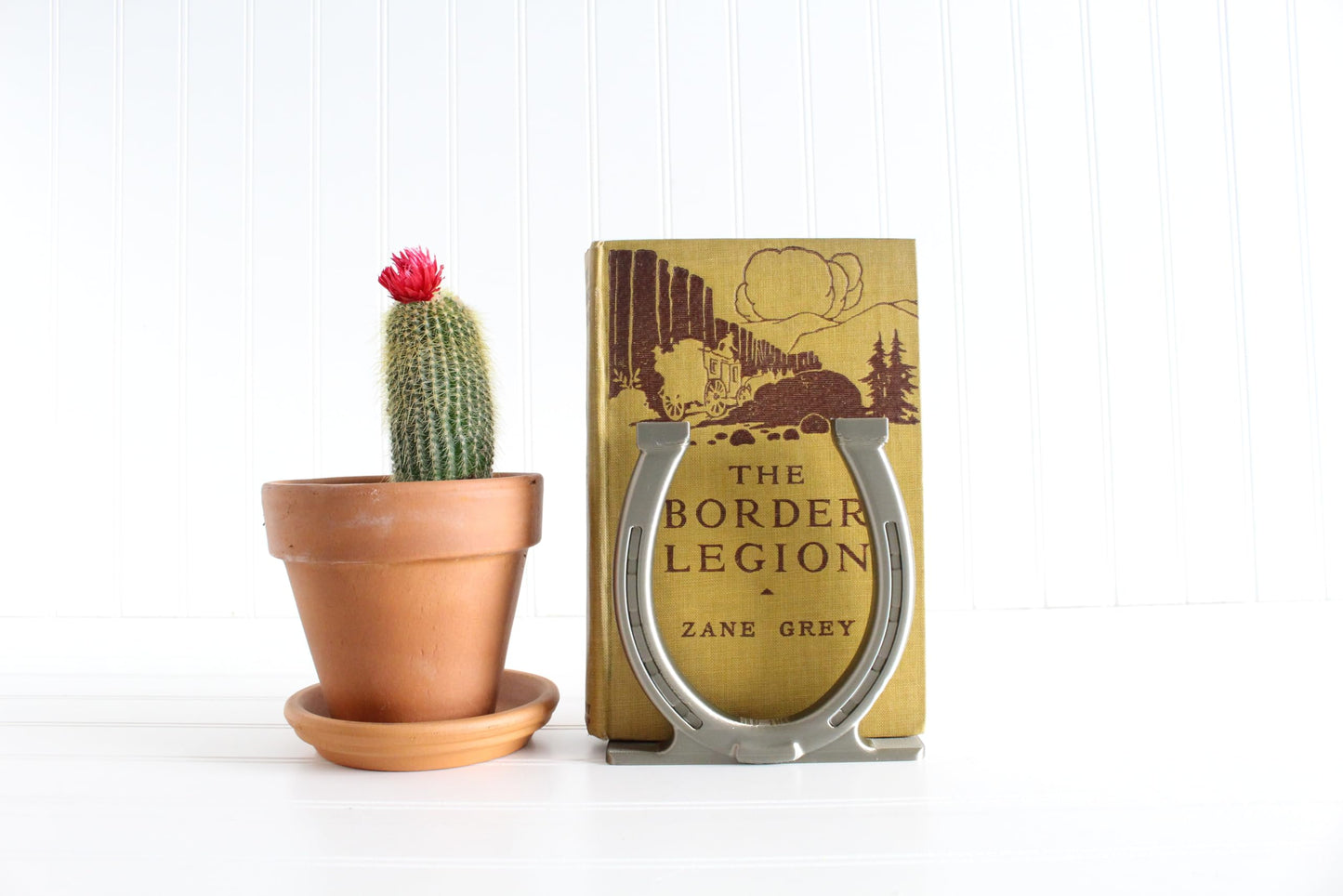 Horseshoe Bookend, Country Western Home Decor, Gifts for Cowboys and Cowgirls