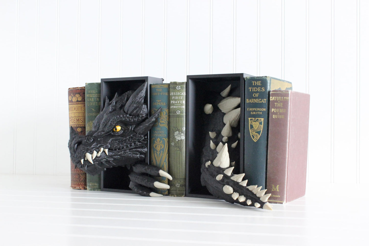 Dragon Book Nook, Dragon Head ONLY with Colored Spikes, Teeth, and Claws, Bookshelf Decor, 3D Print, Bookish